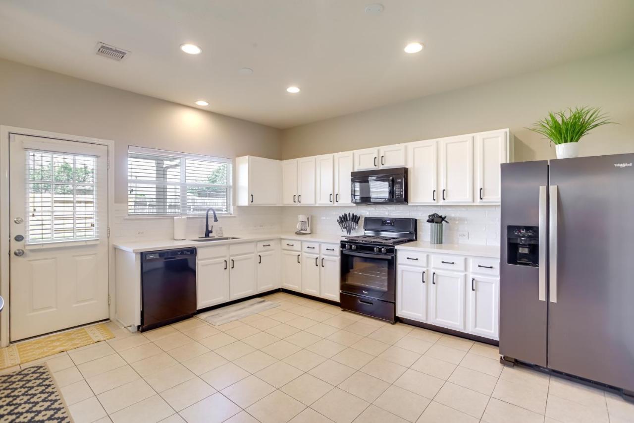 Pet-Friendly Tomball Home About 8 Mi To Burroughs Park Екстериор снимка